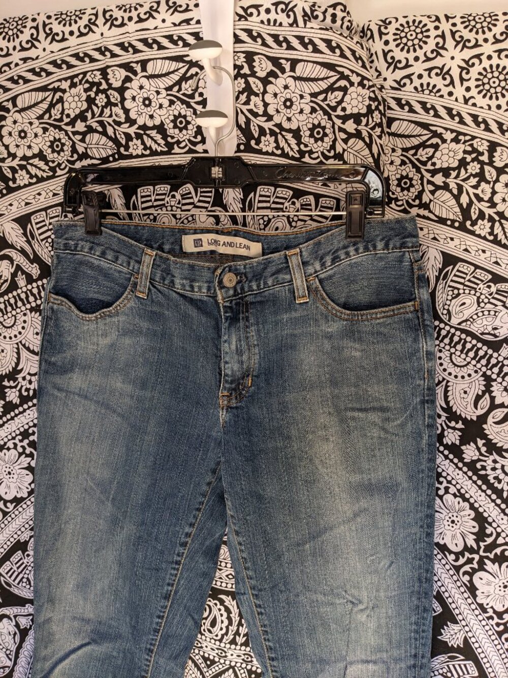**Final Sale** Gap Long & Lean Flare Jeans Sz 10 Long - Picture 3 of 7